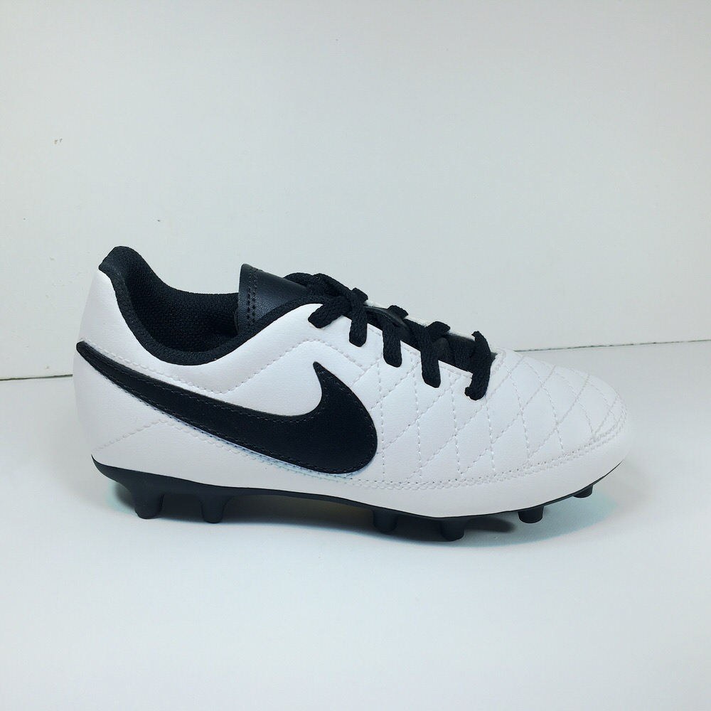 Zapatilla futbol 11 MAJESTRY FG JR BCO/NEG /19