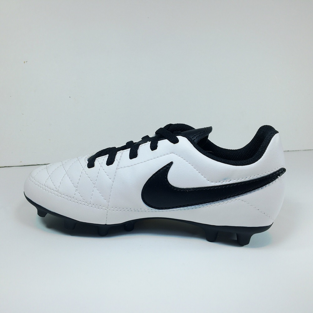 Zapatilla futbol 11 MAJESTRY FG JR BCO/NEG /19